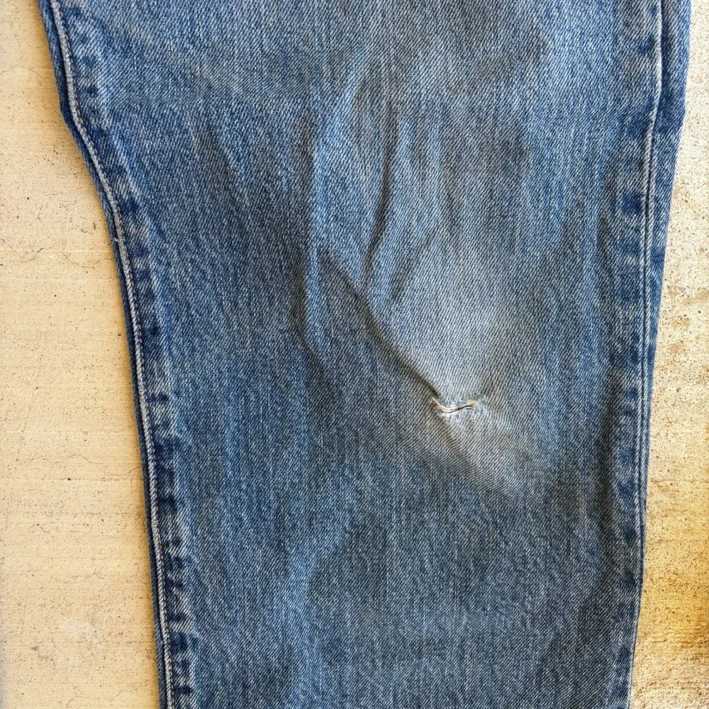 Levi 501 Jeans 33x32 Button Fly Straight Leg Colombia Vintage Blue Denim FLAW